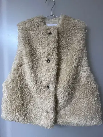 FRAMeWORK 퍼풍 크림색 베스트