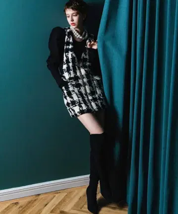 슬리브리스 오버롤 스커트 트위드