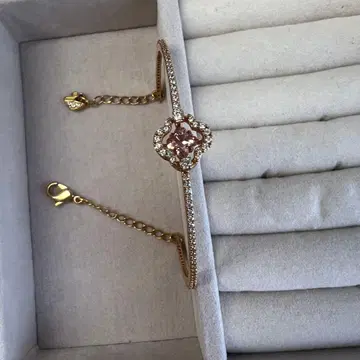 SWAROVSKI Sparkling Dance 스와로브스키 팔찌