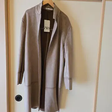 ZARA 베이지 체스터 코트