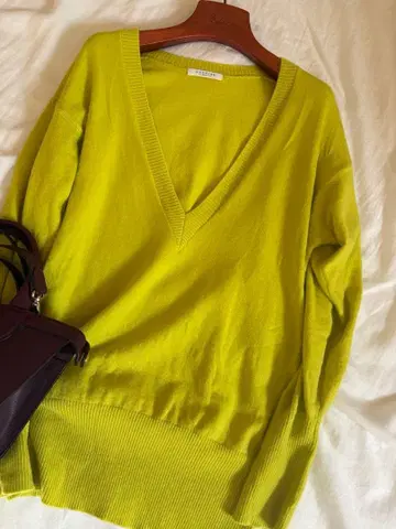 1시즌 착용 투모로우랜드 macphee 상의