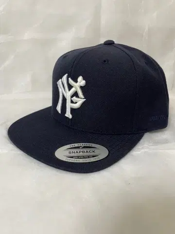 레어 irisk 화이트x화이트 로고 캡 양키스 자이언츠