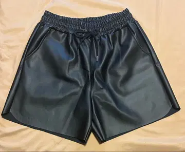 블랙 합성 피혁 숏팬츠
