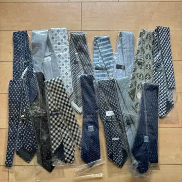 넥타이 세트 15개