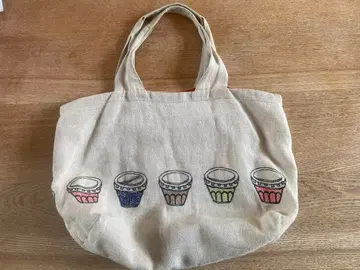 10주년 기념 미나 페르호넨 로미유니콘피튜르 자수 토트백