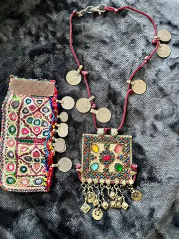 레어! 현지 물건 목걸이 팔찌 미러워크 자수 시샤 자수 전통적인 장식