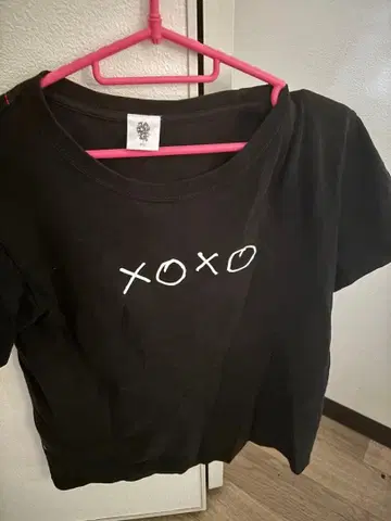 aiko XOXO 프린트 티셔츠