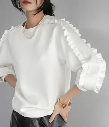 ELFRANK 엘프랭크 소매 프릴 크루넥 풀오버