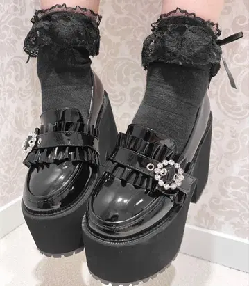 ROJITA 링 버클 에나멜 프릴 슈즈