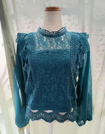 틸 컬러 레이스 긴팔 블라우스