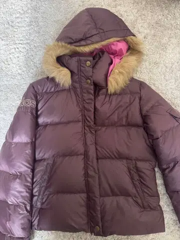 adidas 퍼 달린 다운 재킷 퍼플
