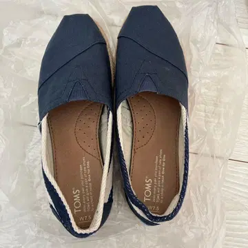 TOMS 네이비 슬립온 7.5
