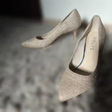 르 탈롱 골드 글리터 스틸레토 펌프스