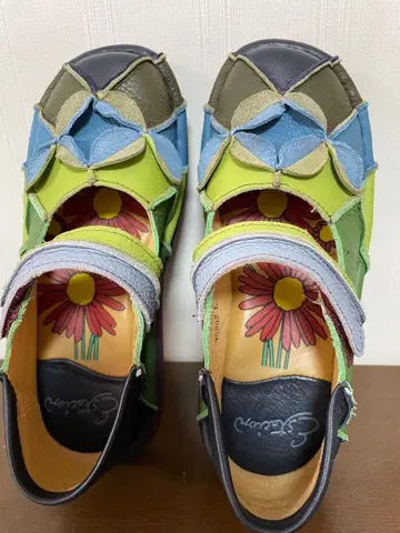 Estacion 다색 가죽 오픈토 샌들