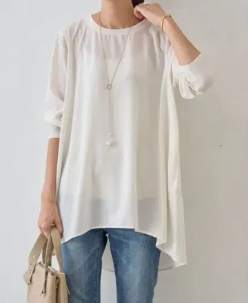 비어즐리 뒷 드레이프 T블라우스 화이트 계열 아이보리 긴팔 상의