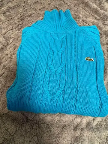 LACOSTE 케이블 짜임 터틀넥 스웨터