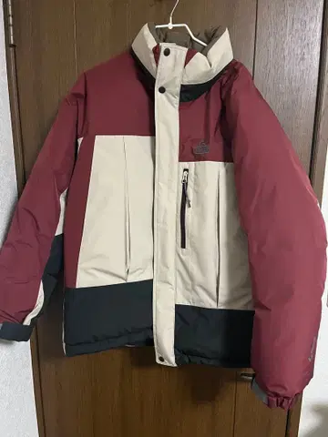 CHUMS 다운 자켓 빨간색 베이지