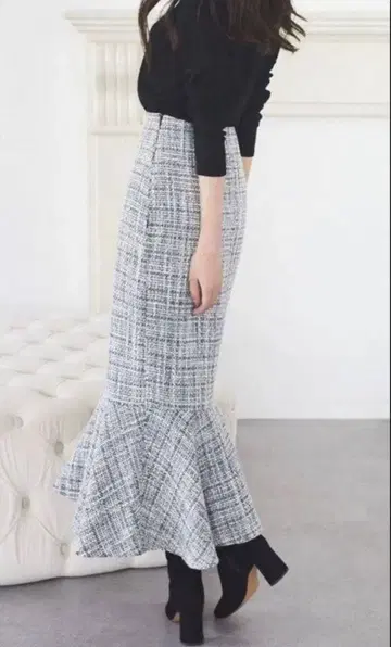 [택 포함 새상품] HALLUHIROINE 트위드 머메이드 스커트
