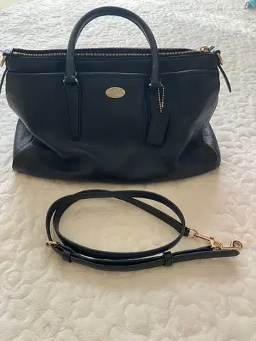 가죽 숄더백 블랙