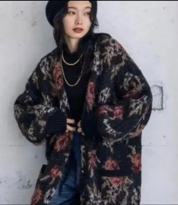 JEANASIS 5G 플라워 라메 페더 V 가디건 블랙