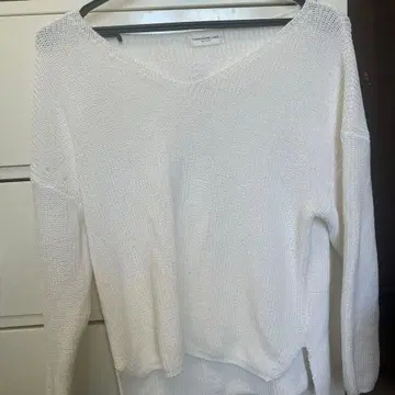 TOMORROWLAND 화이트 V넥 긴팔 니트