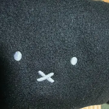 미피 얼굴 자수 베레모 블랙과 화이트