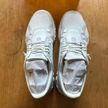 On 메쉬 어퍼 러닝화 그레이