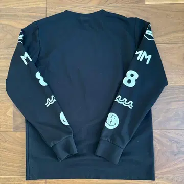 무타 마린 로고 상의