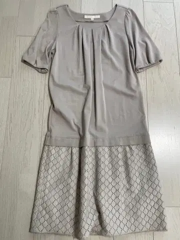 내추럴 뷰티 그레이 반팔 원피스 36 사이즈