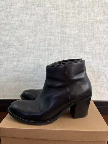 파비오 루스꼬니 블랙 가죽 숏부츠