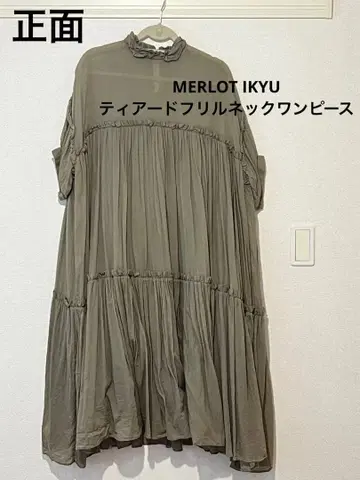 [ MERLOT IKYU ] 티어드 프릴 넥 원피스 카키