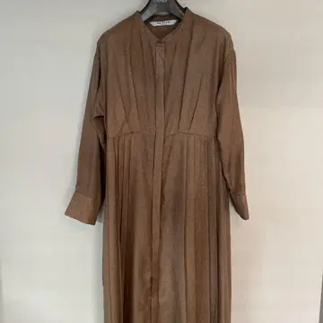 Ray BEAMS 버튼 달린 브라운 원피스