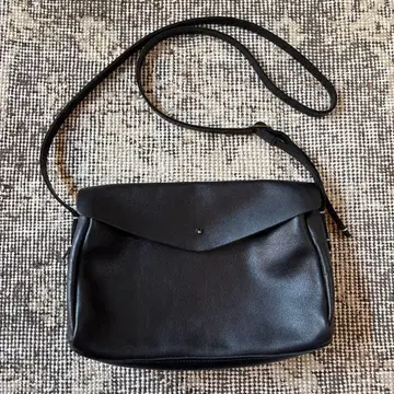Encachette 앙캐셰트 레더 파우치 숄더
