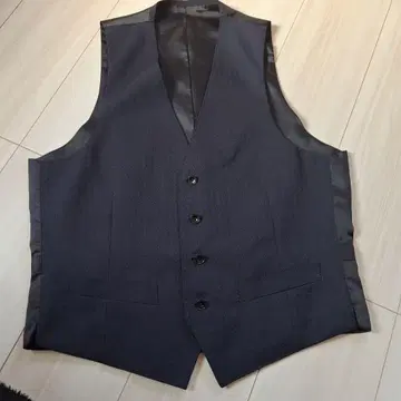 다크 블루 수트 베스트 4버튼