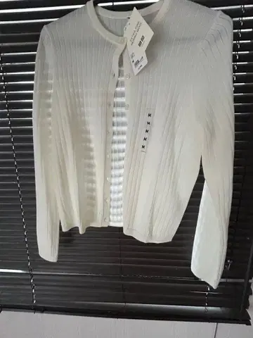 UNIQLO 엑스트라 파인 메리노울 가디건 M 사이즈 화이트