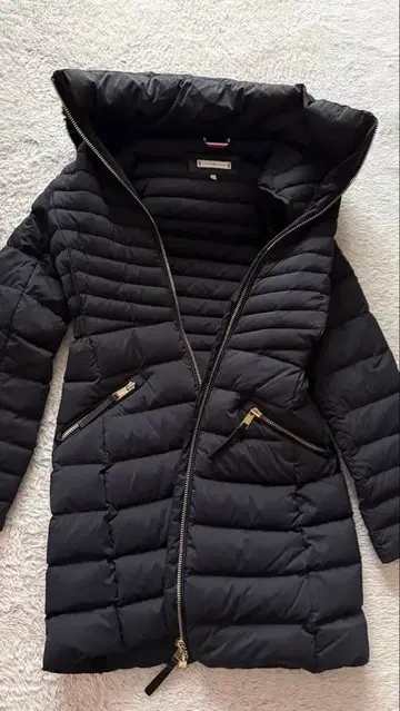 tommy hilfiger 블랙 후드 부착 롱 다운 자켓