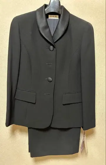 블랙 스커트 수트