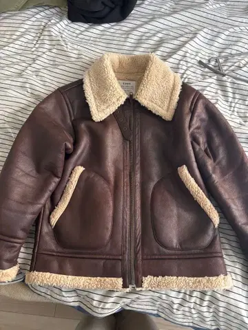 coen 브라운 가죽 무스탕 코트