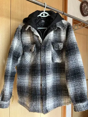 ZARA 체크 무늬 후드 부착 자켓 L
