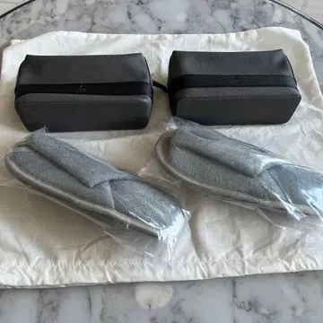 미개봉 싱가포르 항공 퍼스트 클래스 여행 파우치와 슬리퍼 세트