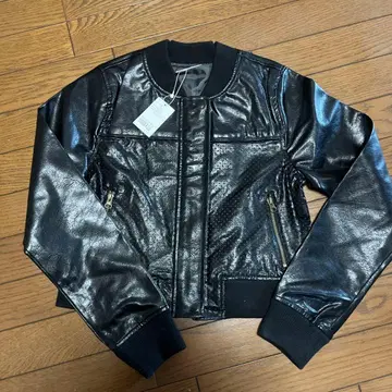 atmos 블랙 합성 피혁 자켓