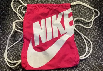 NIKE 핑크 냅색 로고