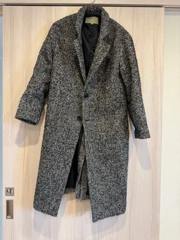 A DAY IN THE LIFE 체스터 코트 38