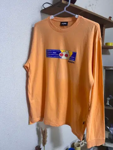 NERDY 오렌지 롱 슬리브 T셔츠