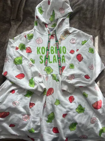 PUNYUS 사이제리야 콜라보 맨투맨 원피스