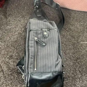 스트라이프 디자인 숄더백
