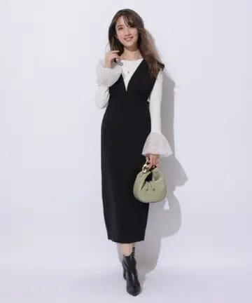 Apuweiser-riche 파이핑 하이웨스트 점프수트 스커트