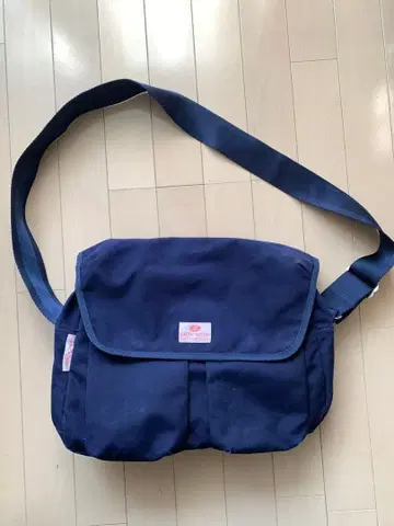 BAG n' NOUN / 백앤나운 네이비 숄더백