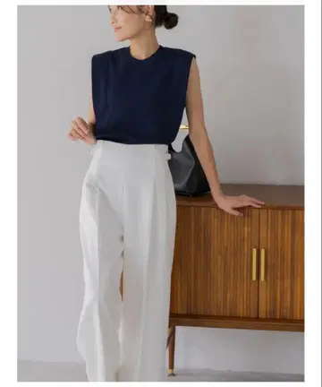 [새상품급] Regleam 사이드 벨트 와이드 팬츠 화이트 S 사이즈