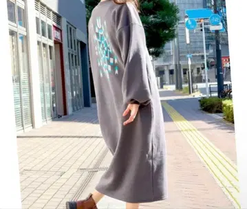 TITICACA 백 프린트 티티카카 속기모 맨투맨 원피스 F